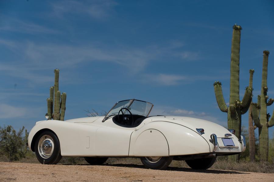  Jaguar XK120 Roadster White 1953 года  (фото 8 из 39)